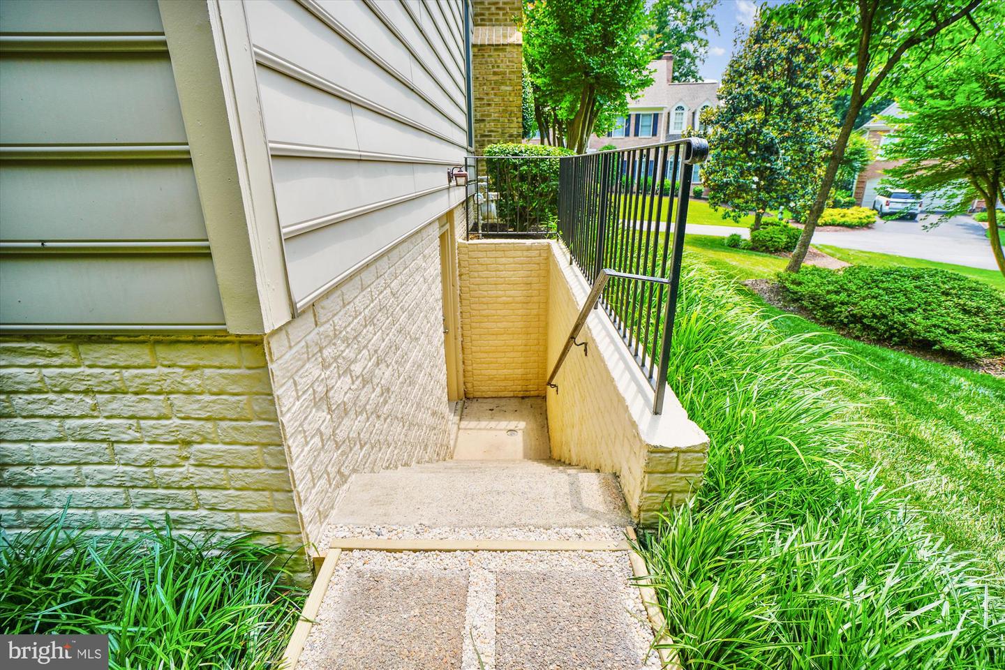 9111 OAK CHASE CT, FAIRFAX STATION, Virginia 22039, 4 Bedrooms Bedrooms, ,3 BathroomsBathrooms,Residential,For sale,9111 OAK CHASE CT,VAFX2245910 MLS # VAFX2245910