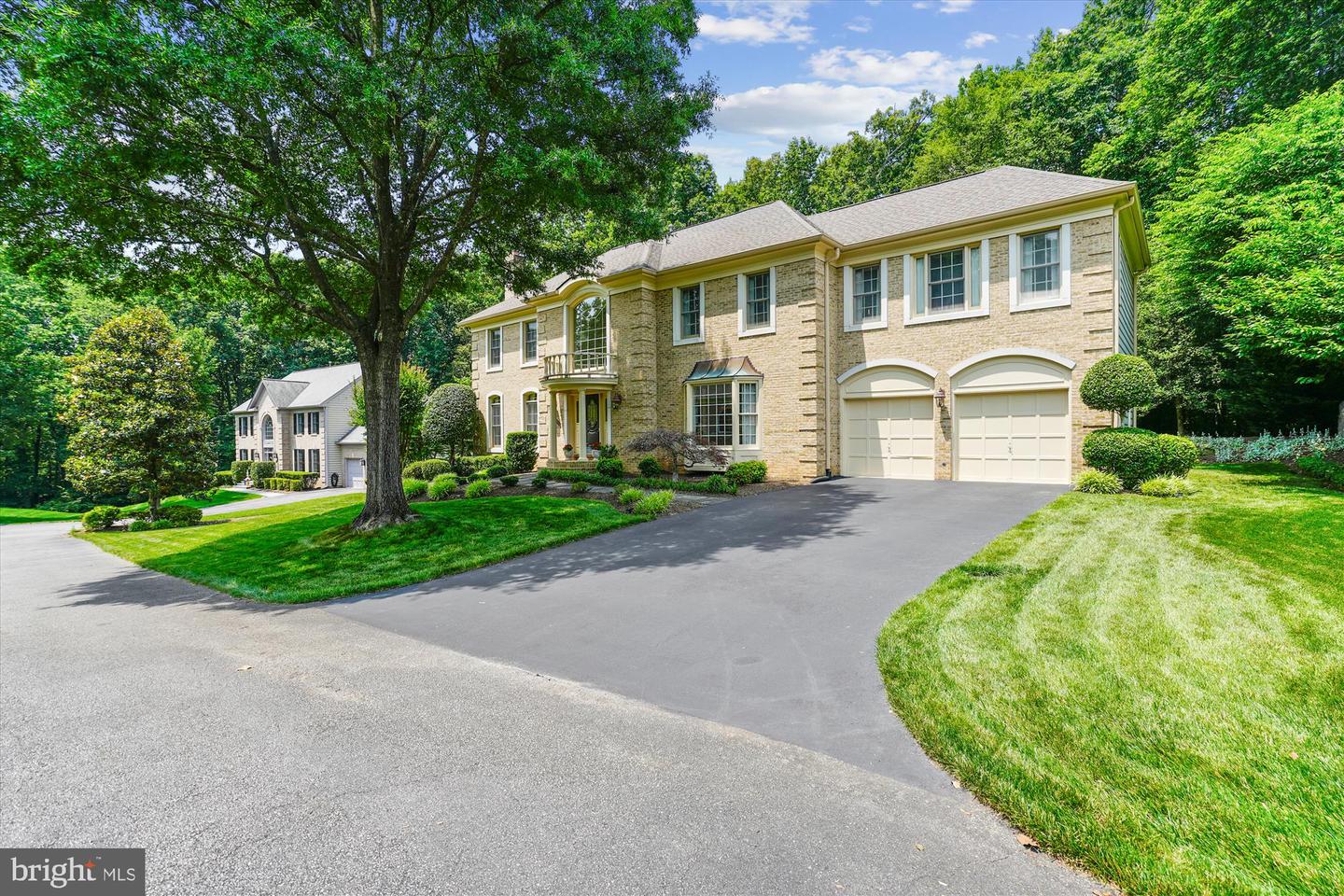 9111 OAK CHASE CT, FAIRFAX STATION, Virginia 22039, 4 Bedrooms Bedrooms, ,3 BathroomsBathrooms,Residential,For sale,9111 OAK CHASE CT,VAFX2245910 MLS # VAFX2245910