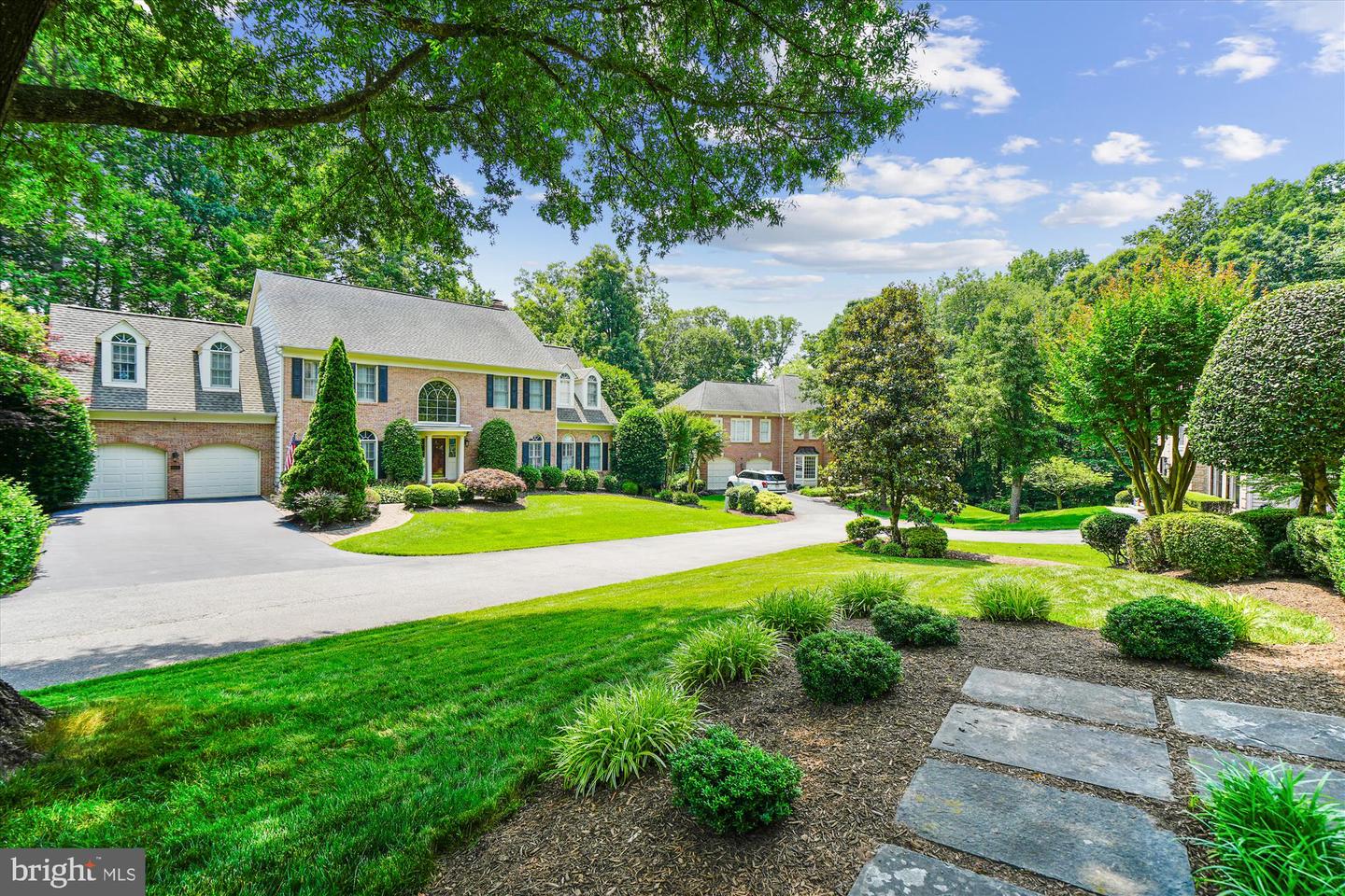 9111 OAK CHASE CT, FAIRFAX STATION, Virginia 22039, 4 Bedrooms Bedrooms, ,3 BathroomsBathrooms,Residential,For sale,9111 OAK CHASE CT,VAFX2245910 MLS # VAFX2245910