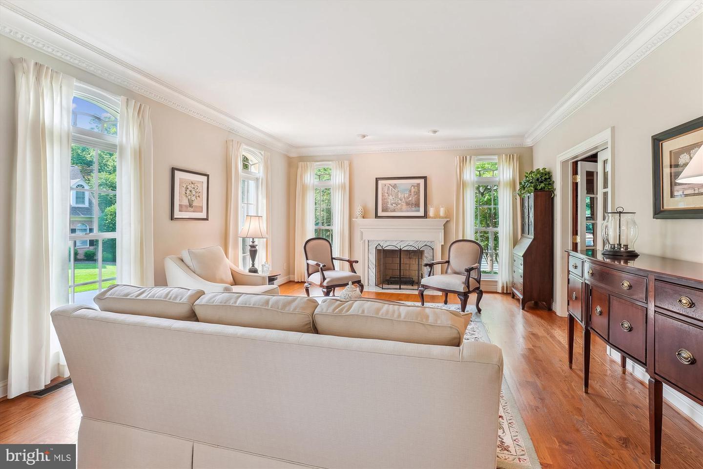 9111 OAK CHASE CT, FAIRFAX STATION, Virginia 22039, 4 Bedrooms Bedrooms, ,3 BathroomsBathrooms,Residential,For sale,9111 OAK CHASE CT,VAFX2245910 MLS # VAFX2245910