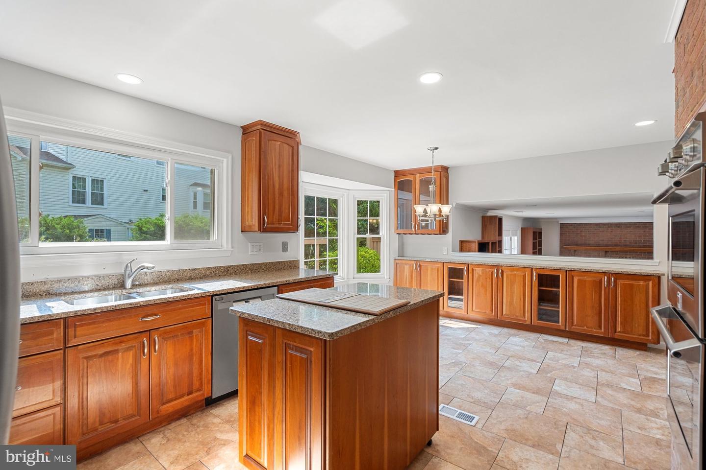 6015 FOREST RUN DR, CLIFTON, Virginia 20124, 4 Bedrooms Bedrooms, ,2 BathroomsBathrooms,Residential,For sale,6015 FOREST RUN DR,VAFX2246018 MLS # VAFX2246018