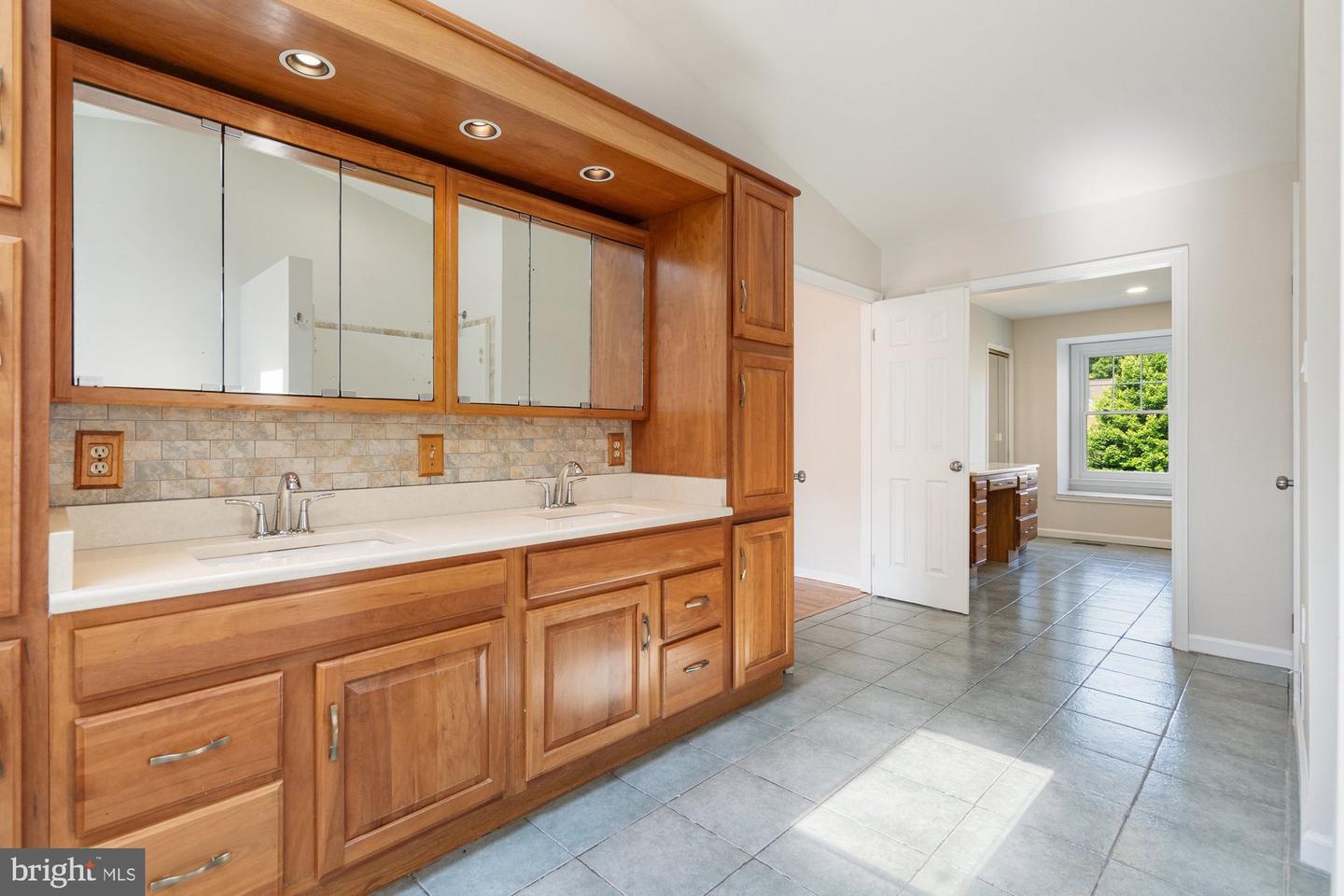 6015 FOREST RUN DR, CLIFTON, Virginia 20124, 4 Bedrooms Bedrooms, ,2 BathroomsBathrooms,Residential,For sale,6015 FOREST RUN DR,VAFX2246018 MLS # VAFX2246018
