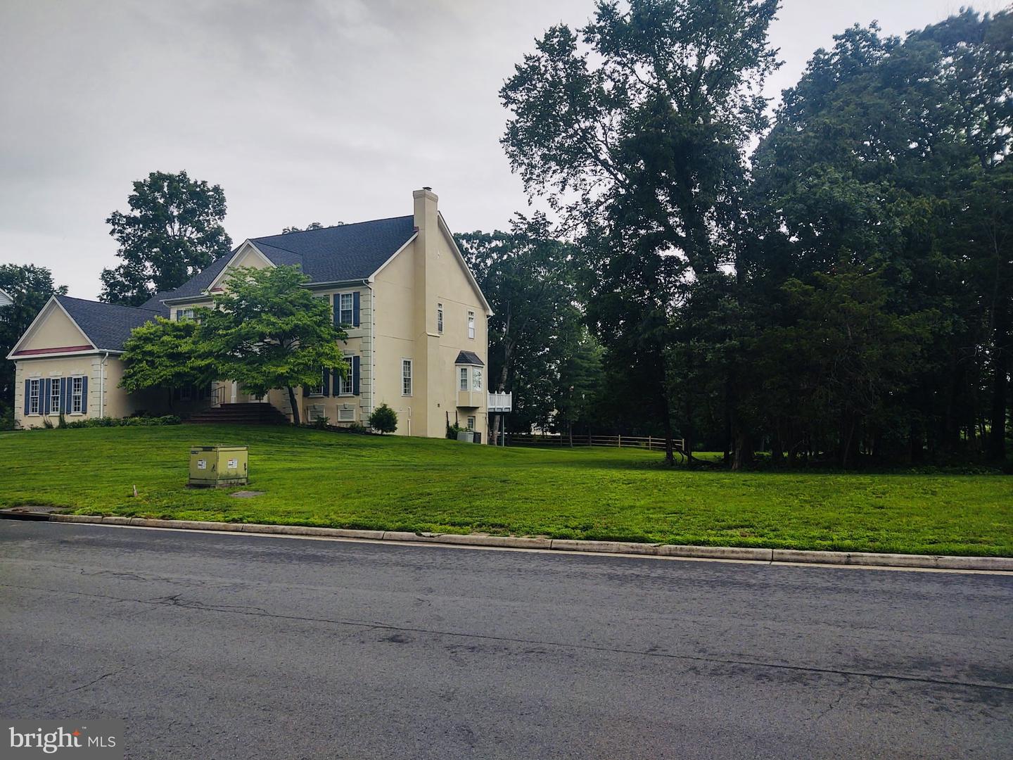 15566 SMITHFIELD PL, CENTREVILLE, Virginia 20120, 5 Bedrooms Bedrooms, ,4 BathroomsBathrooms,Residential,For sale,15566 SMITHFIELD PL,VAFX2245894 MLS # VAFX2245894