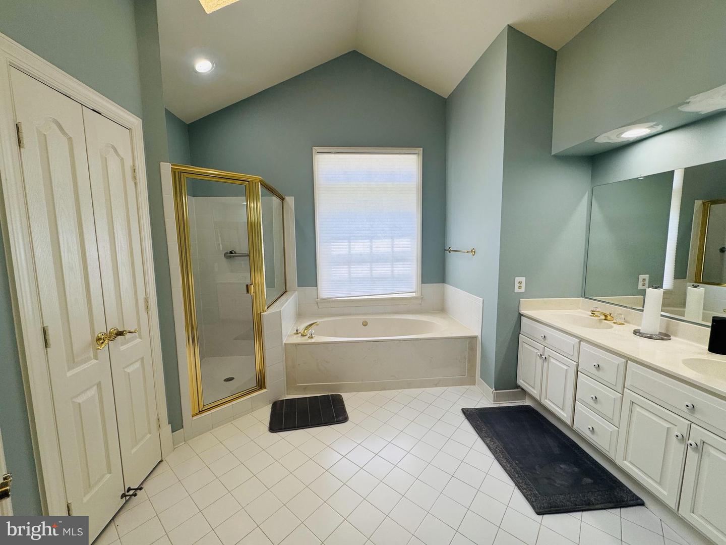 15566 SMITHFIELD PL, CENTREVILLE, Virginia 20120, 5 Bedrooms Bedrooms, ,4 BathroomsBathrooms,Residential,For sale,15566 SMITHFIELD PL,VAFX2245894 MLS # VAFX2245894