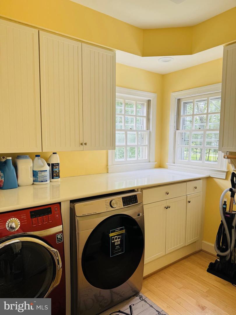 15566 SMITHFIELD PL, CENTREVILLE, Virginia 20120, 5 Bedrooms Bedrooms, ,4 BathroomsBathrooms,Residential,For sale,15566 SMITHFIELD PL,VAFX2245894 MLS # VAFX2245894