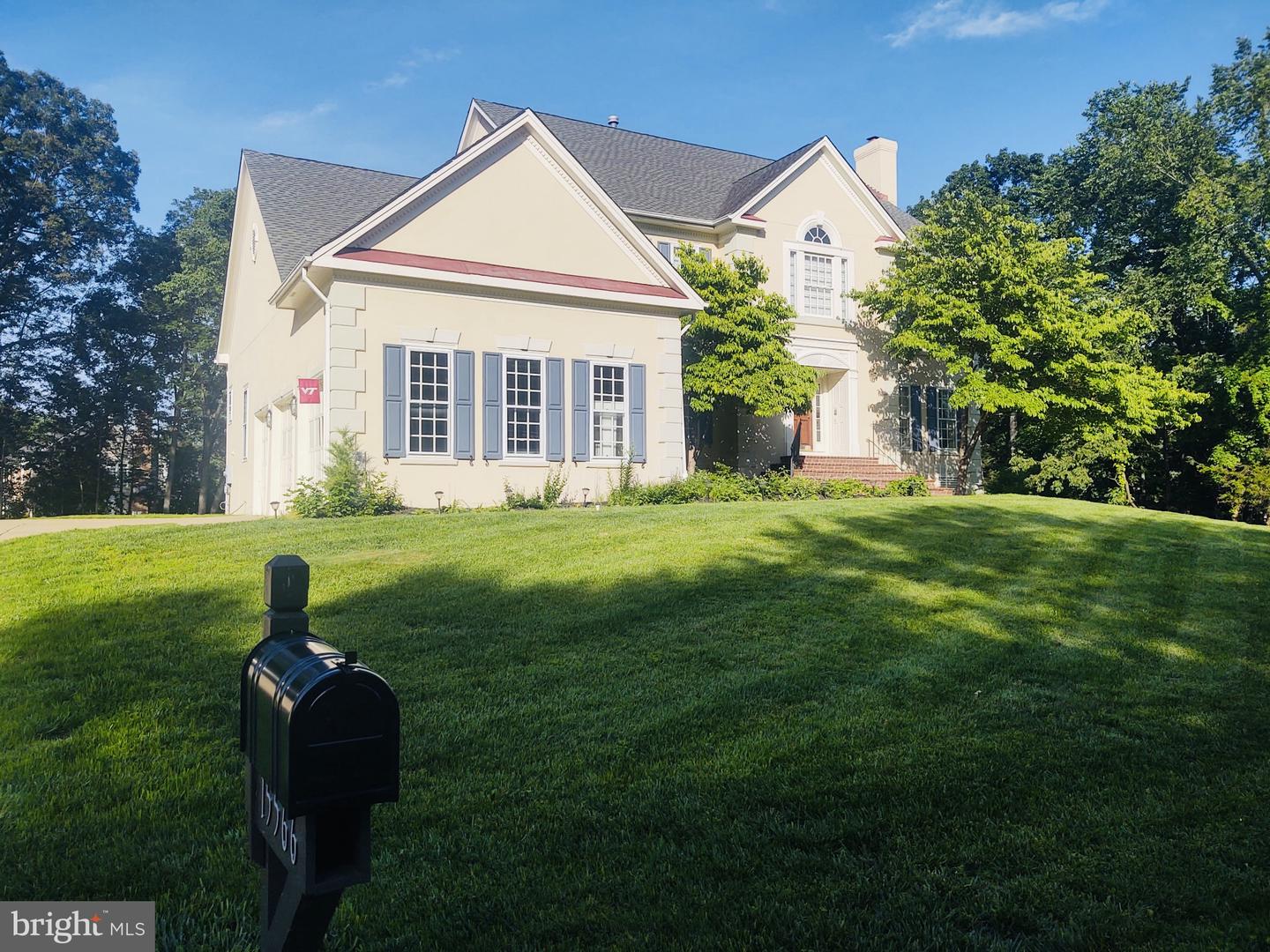 15566 SMITHFIELD PL, CENTREVILLE, Virginia 20120, 5 Bedrooms Bedrooms, ,4 BathroomsBathrooms,Residential,For sale,15566 SMITHFIELD PL,VAFX2245894 MLS # VAFX2245894