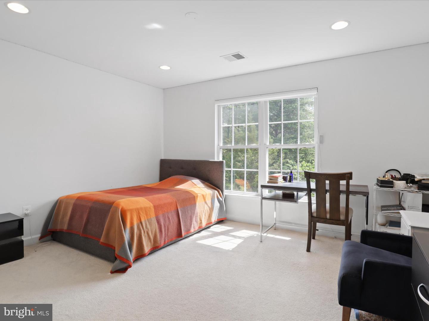 25738 S VILLAGE DR, CHANTILLY, Virginia 20152, 5 Bedrooms Bedrooms, ,4 BathroomsBathrooms,Residential,For sale,25738 S VILLAGE DR,VALO2099028 MLS # VALO2099028