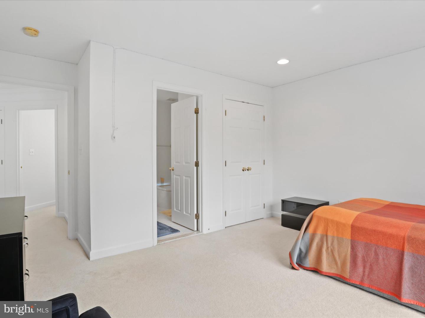 25738 S VILLAGE DR, CHANTILLY, Virginia 20152, 5 Bedrooms Bedrooms, ,4 BathroomsBathrooms,Residential,For sale,25738 S VILLAGE DR,VALO2099028 MLS # VALO2099028