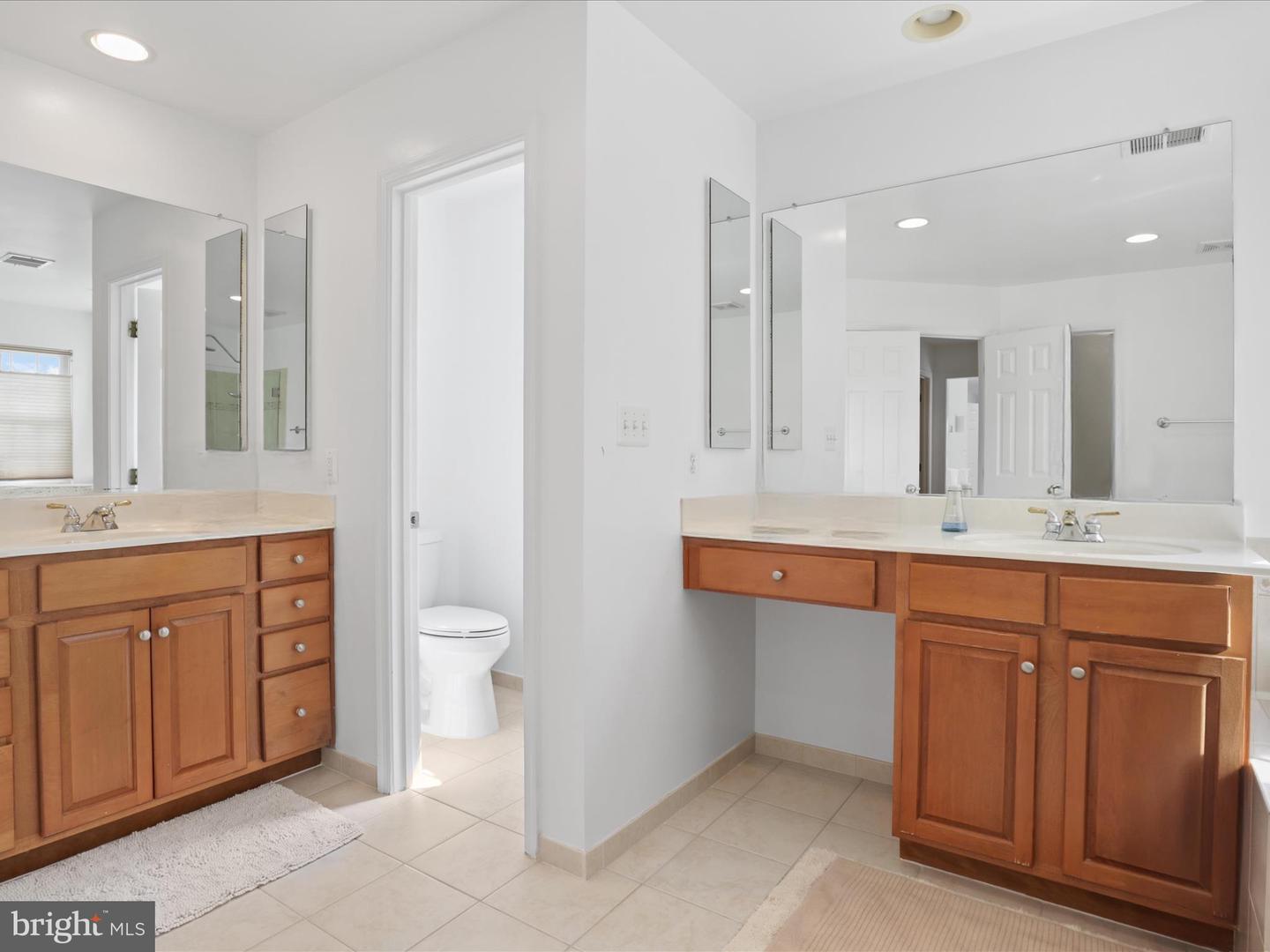 25738 S VILLAGE DR, CHANTILLY, Virginia 20152, 5 Bedrooms Bedrooms, ,4 BathroomsBathrooms,Residential,For sale,25738 S VILLAGE DR,VALO2099028 MLS # VALO2099028