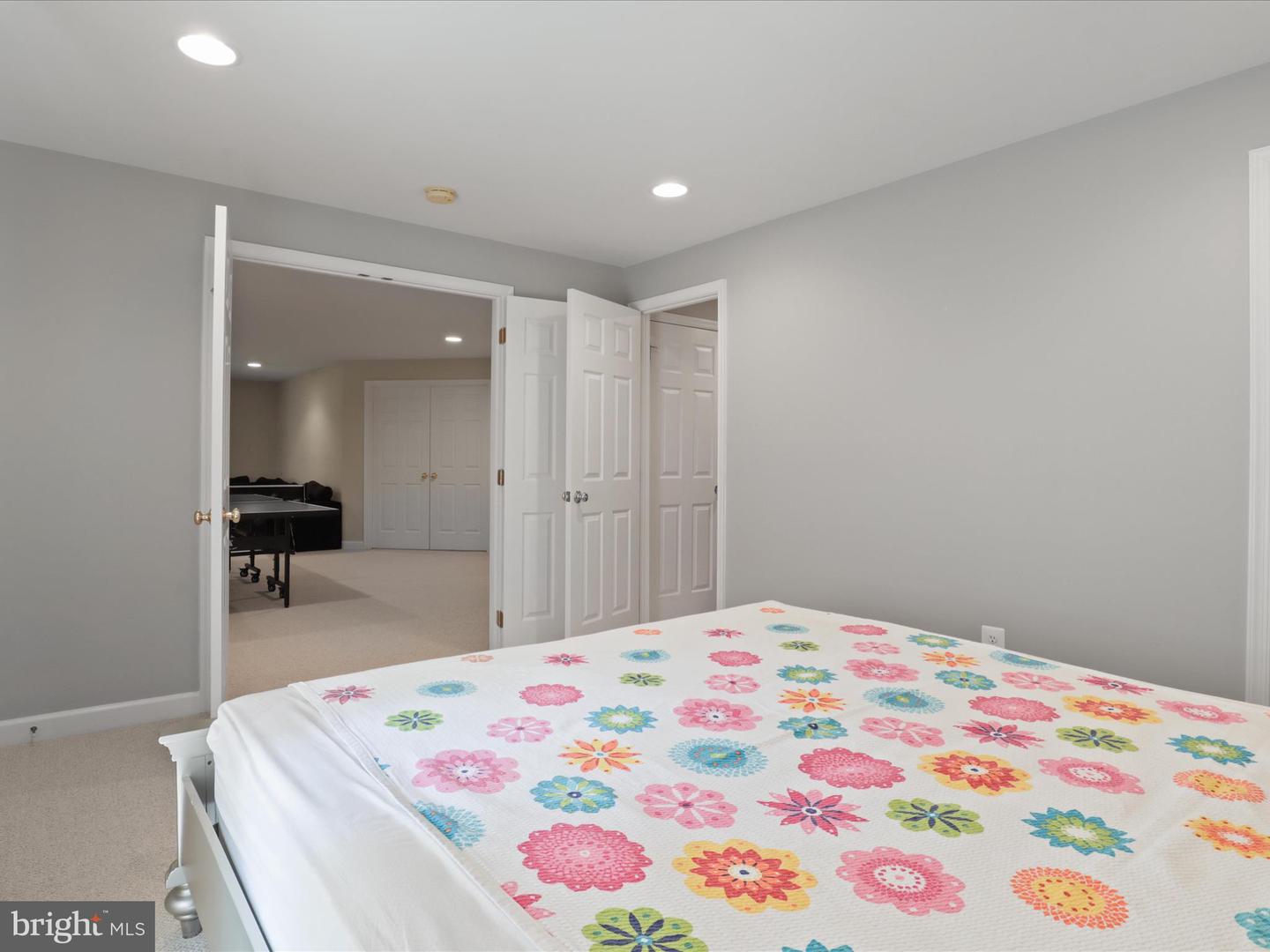 25738 S VILLAGE DR, CHANTILLY, Virginia 20152, 5 Bedrooms Bedrooms, ,4 BathroomsBathrooms,Residential,For sale,25738 S VILLAGE DR,VALO2099028 MLS # VALO2099028
