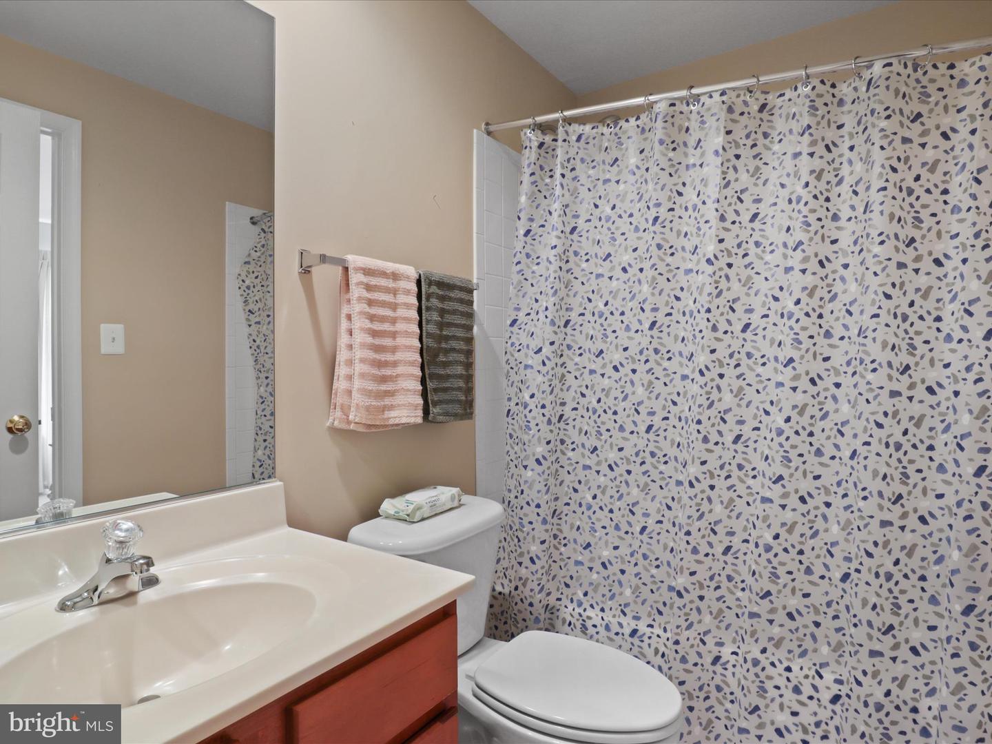 25738 S VILLAGE DR, CHANTILLY, Virginia 20152, 5 Bedrooms Bedrooms, ,4 BathroomsBathrooms,Residential,For sale,25738 S VILLAGE DR,VALO2099028 MLS # VALO2099028