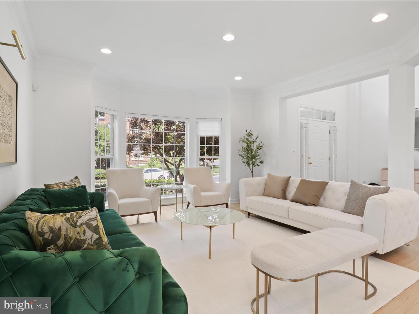 25738 S VILLAGE DR, CHANTILLY, Virginia 20152, 5 Bedrooms Bedrooms, ,4 BathroomsBathrooms,Residential,For sale,25738 S VILLAGE DR,VALO2099028 MLS # VALO2099028