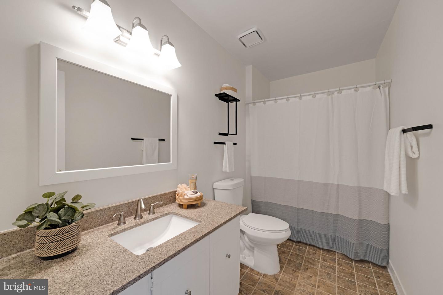 1135 MOOREFIELD HILL CT SW, VIENNA, Virginia 22180, 4 Bedrooms Bedrooms, ,3 BathroomsBathrooms,Residential,For sale,1135 MOOREFIELD HILL CT SW,VAFX2246244 MLS # VAFX2246244