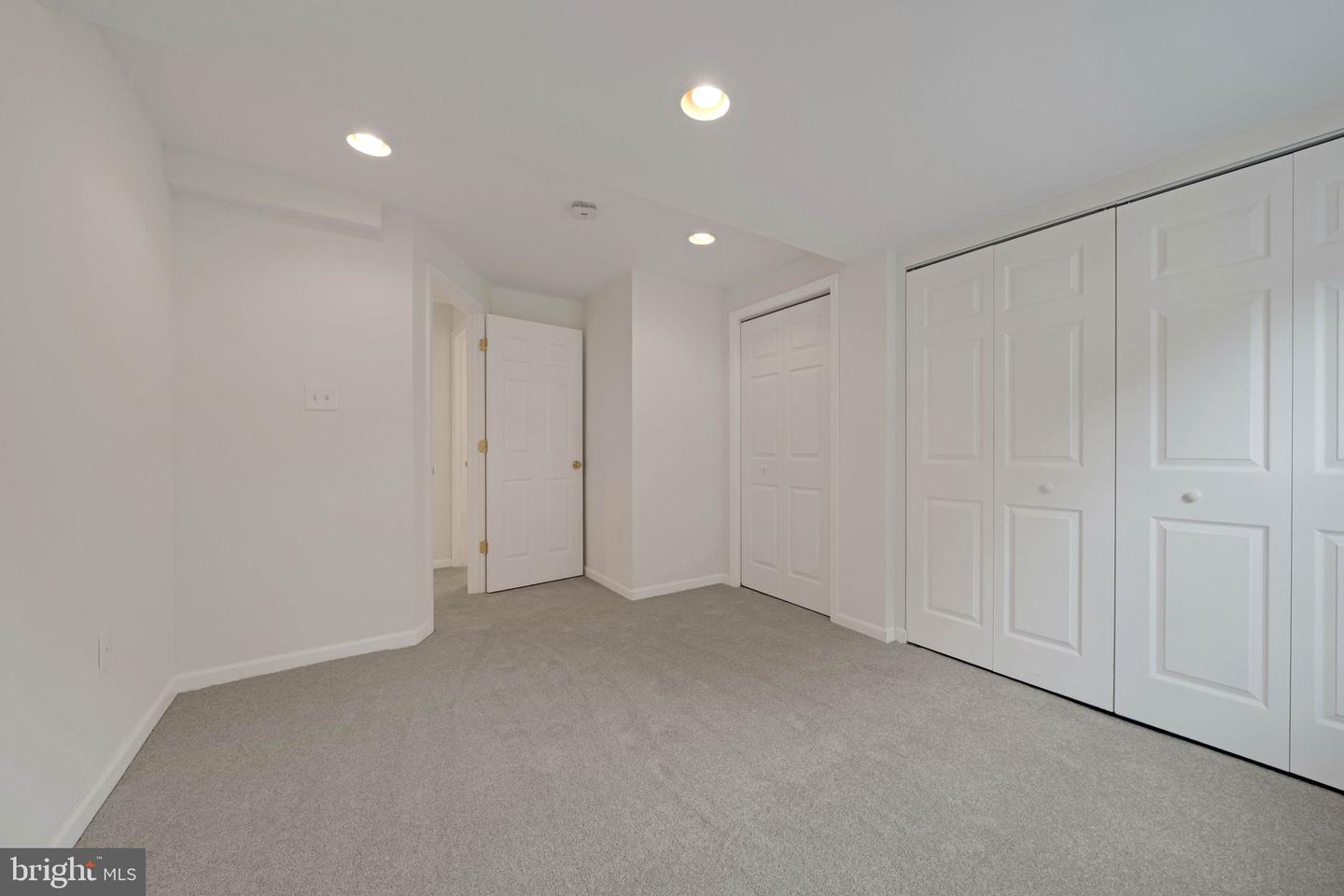 1135 MOOREFIELD HILL CT SW, VIENNA, Virginia 22180, 4 Bedrooms Bedrooms, ,3 BathroomsBathrooms,Residential,For sale,1135 MOOREFIELD HILL CT SW,VAFX2246244 MLS # VAFX2246244