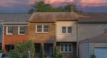 1135 MOOREFIELD HILL CT SW, VIENNA, Virginia 22180, 4 Bedrooms Bedrooms, ,3 BathroomsBathrooms,Residential,For sale,1135 MOOREFIELD HILL CT SW,VAFX2246244 MLS # VAFX2246244