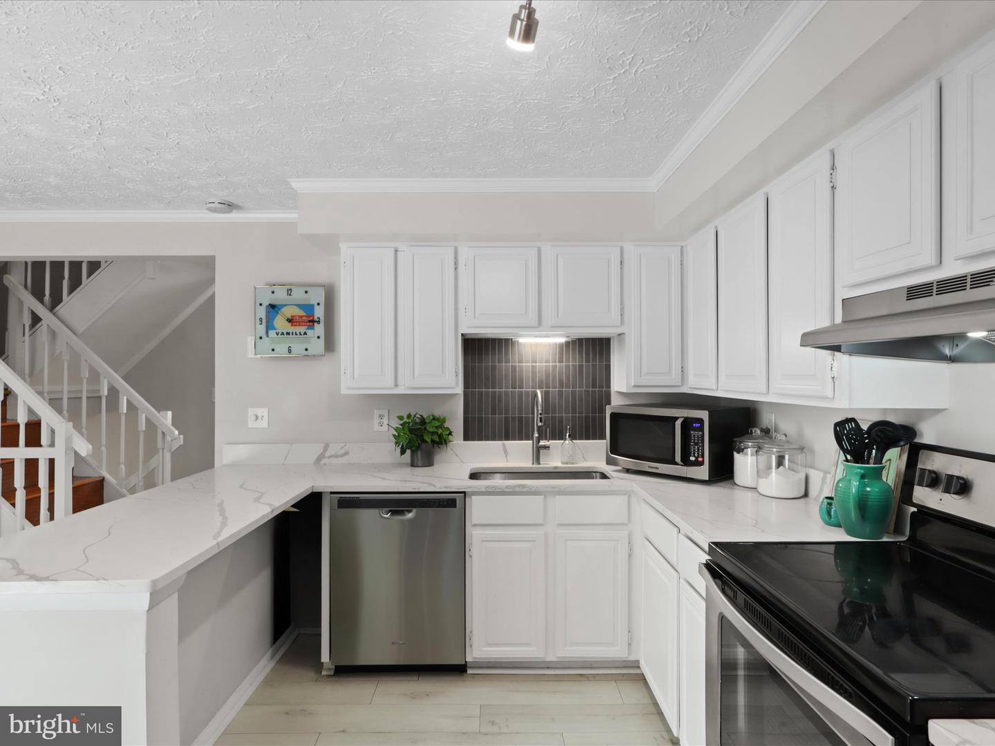 2042 BROOKS SQUARE PL, FALLS CHURCH, Virginia 22043, 3 Bedrooms Bedrooms, ,2 BathroomsBathrooms,Residential,For sale,2042 BROOKS SQUARE PL,VAFX2246336 MLS # VAFX2246336