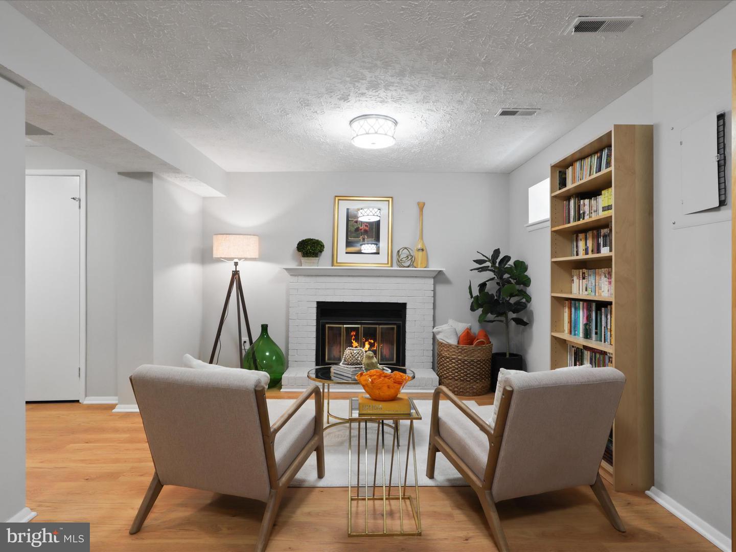 2042 BROOKS SQUARE PL, FALLS CHURCH, Virginia 22043, 3 Bedrooms Bedrooms, ,2 BathroomsBathrooms,Residential,For sale,2042 BROOKS SQUARE PL,VAFX2246336 MLS # VAFX2246336