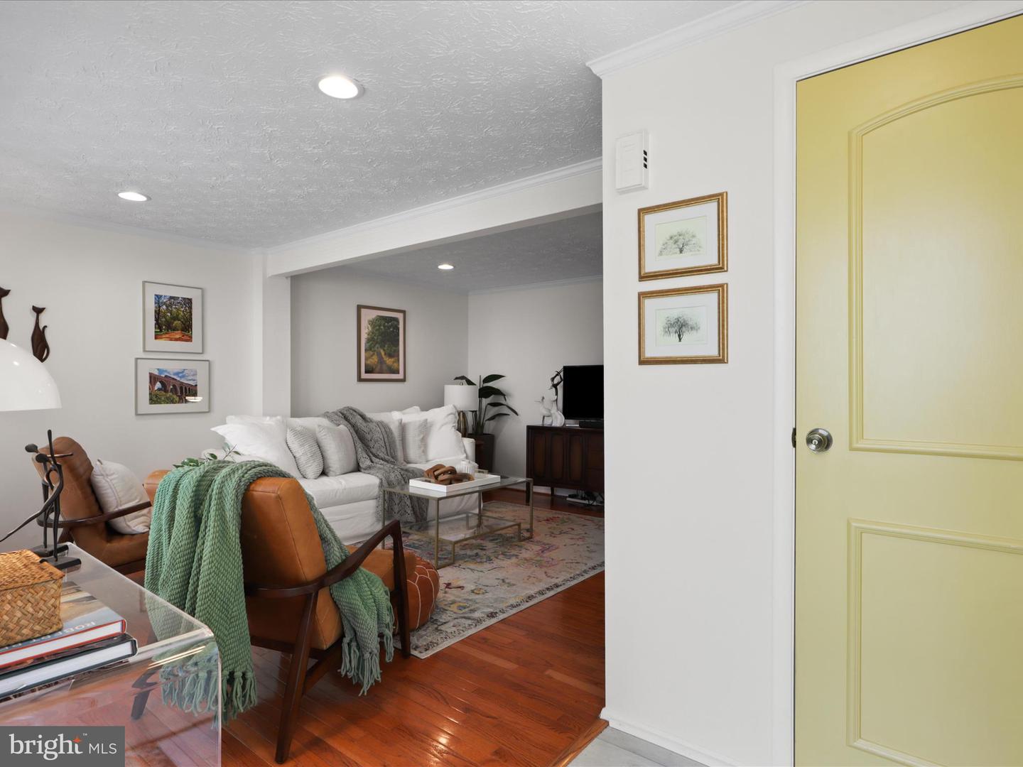 2042 BROOKS SQUARE PL, FALLS CHURCH, Virginia 22043, 3 Bedrooms Bedrooms, ,2 BathroomsBathrooms,Residential,For sale,2042 BROOKS SQUARE PL,VAFX2246336 MLS # VAFX2246336