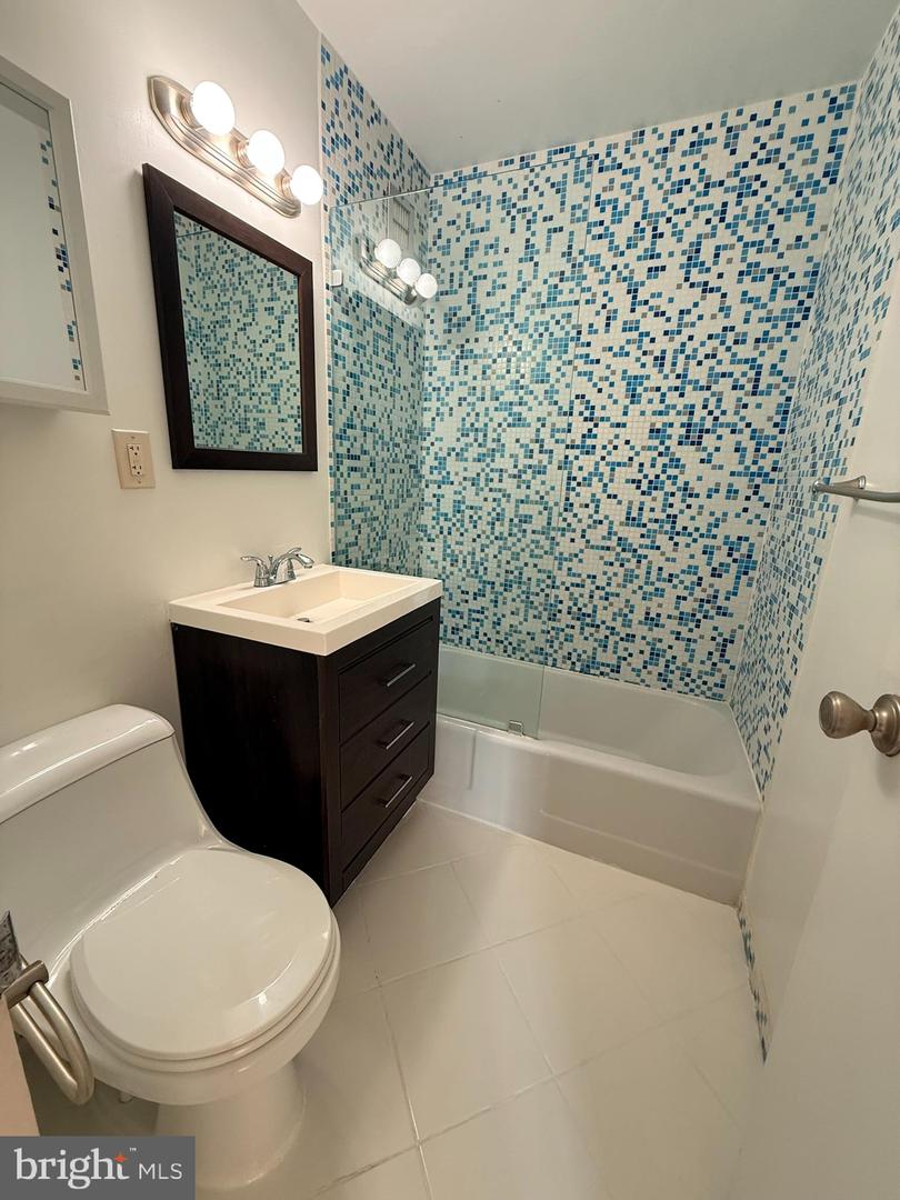 1111 ARLINGTON BLVD #907, ARLINGTON, Virginia 22209, 1 Bedroom Bedrooms, ,1 BathroomBathrooms,Residential,For sale,1111 ARLINGTON BLVD #907,VAAR2058930 MLS # VAAR2058930