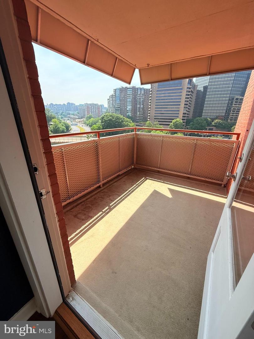 1111 ARLINGTON BLVD #907, ARLINGTON, Virginia 22209, 1 Bedroom Bedrooms, ,1 BathroomBathrooms,Residential,For sale,1111 ARLINGTON BLVD #907,VAAR2058930 MLS # VAAR2058930