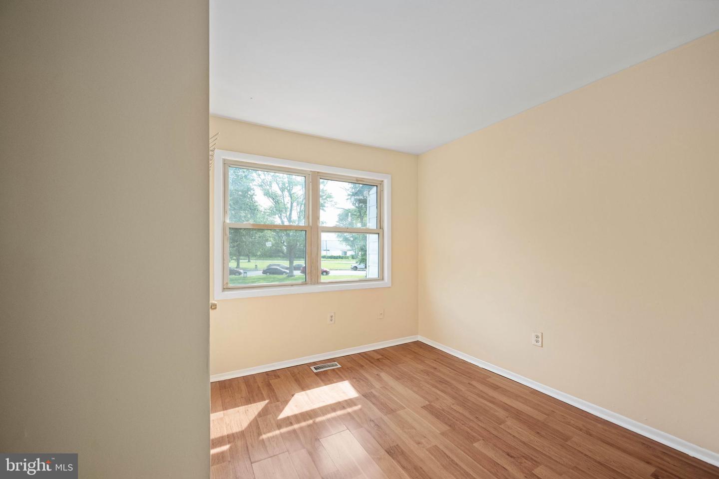 14797 TAMARACK PL, WOODBRIDGE, Virginia 22191, 3 Bedrooms Bedrooms, ,2 BathroomsBathrooms,Residential,For sale,14797 TAMARACK PL,VAPW2096626 MLS # VAPW2096626