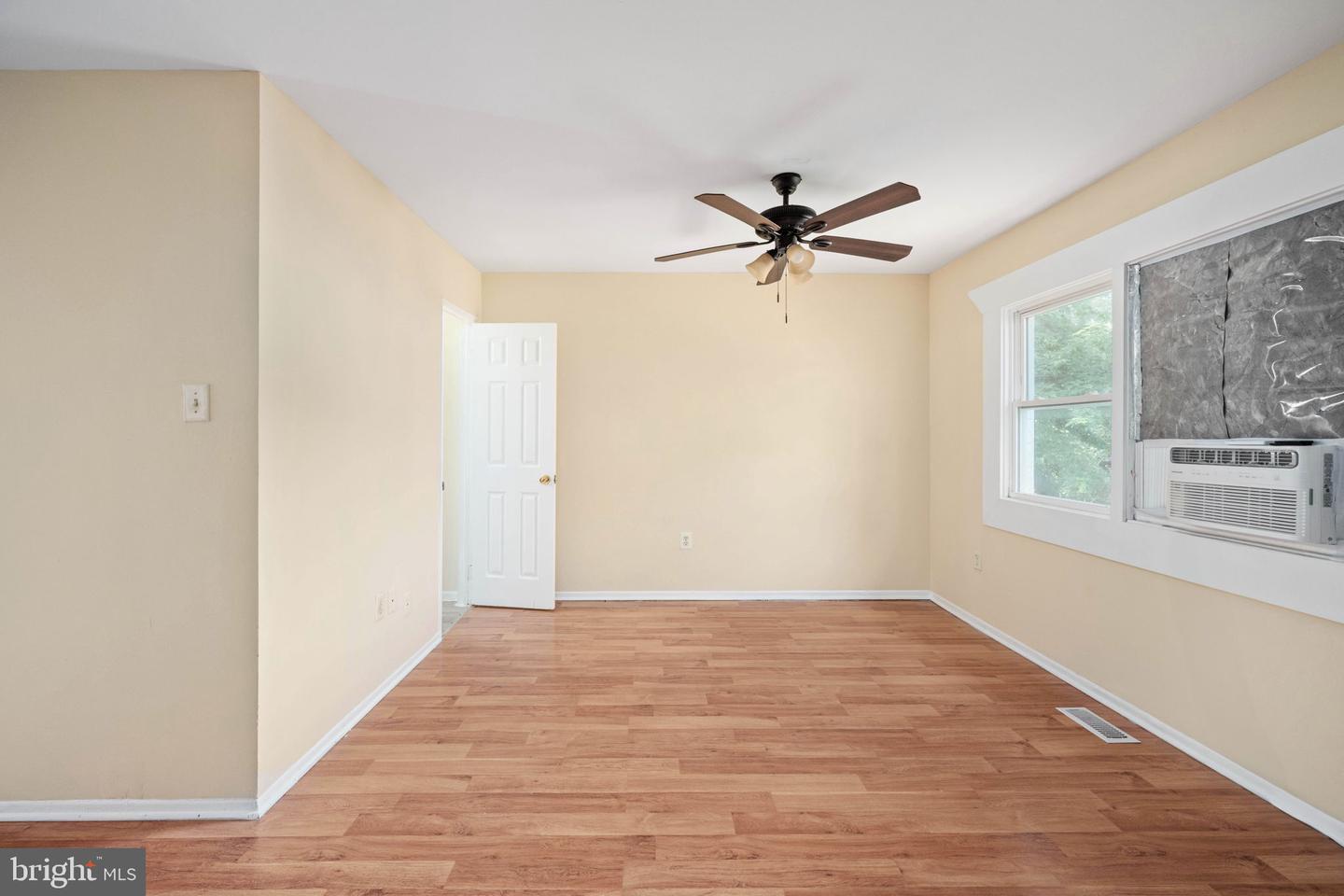 14797 TAMARACK PL, WOODBRIDGE, Virginia 22191, 3 Bedrooms Bedrooms, ,2 BathroomsBathrooms,Residential,For sale,14797 TAMARACK PL,VAPW2096626 MLS # VAPW2096626