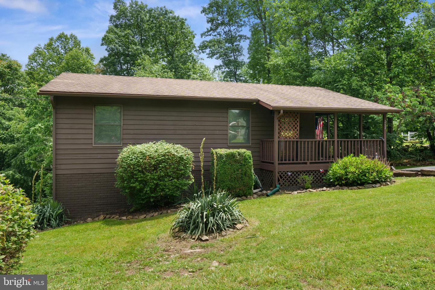 262 BLUE VALLEY RD, LINDEN, Virginia 22642, 3 Bedrooms Bedrooms, ,1 BathroomBathrooms,Residential,For sale,262 BLUE VALLEY RD,VAWR2011408 MLS # VAWR2011408