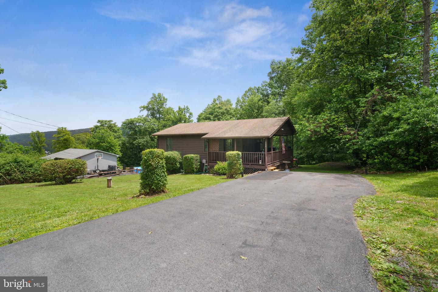 262 BLUE VALLEY RD, LINDEN, Virginia 22642, 3 Bedrooms Bedrooms, ,1 BathroomBathrooms,Residential,For sale,262 BLUE VALLEY RD,VAWR2011408 MLS # VAWR2011408