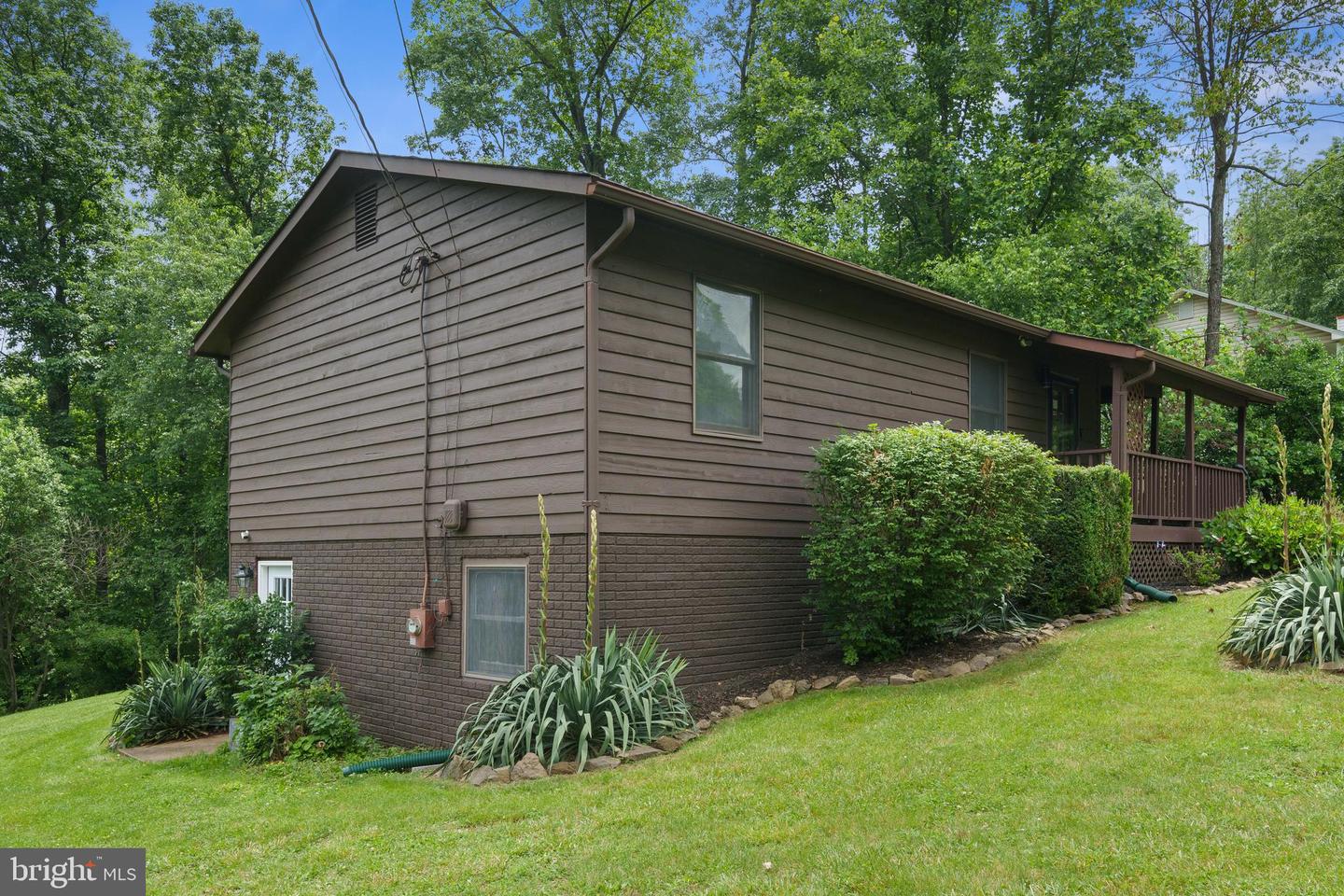 262 BLUE VALLEY RD, LINDEN, Virginia 22642, 3 Bedrooms Bedrooms, ,1 BathroomBathrooms,Residential,For sale,262 BLUE VALLEY RD,VAWR2011408 MLS # VAWR2011408