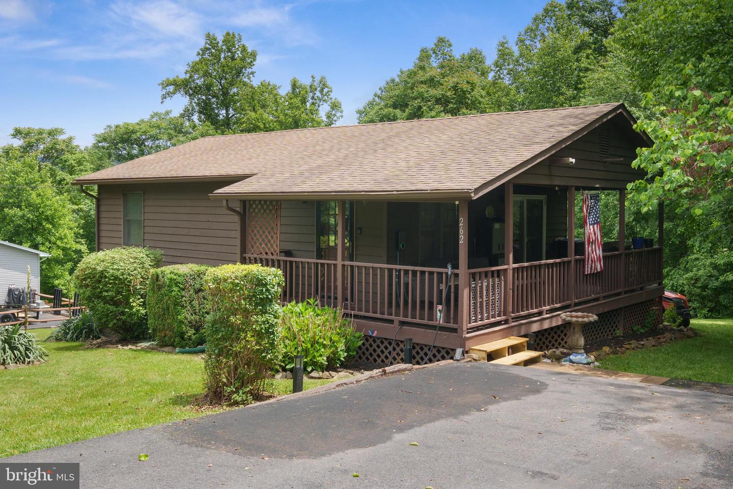 262 BLUE VALLEY RD, LINDEN, Virginia 22642, 3 Bedrooms Bedrooms, ,1 BathroomBathrooms,Residential,For sale,262 BLUE VALLEY RD,VAWR2011408 MLS # VAWR2011408