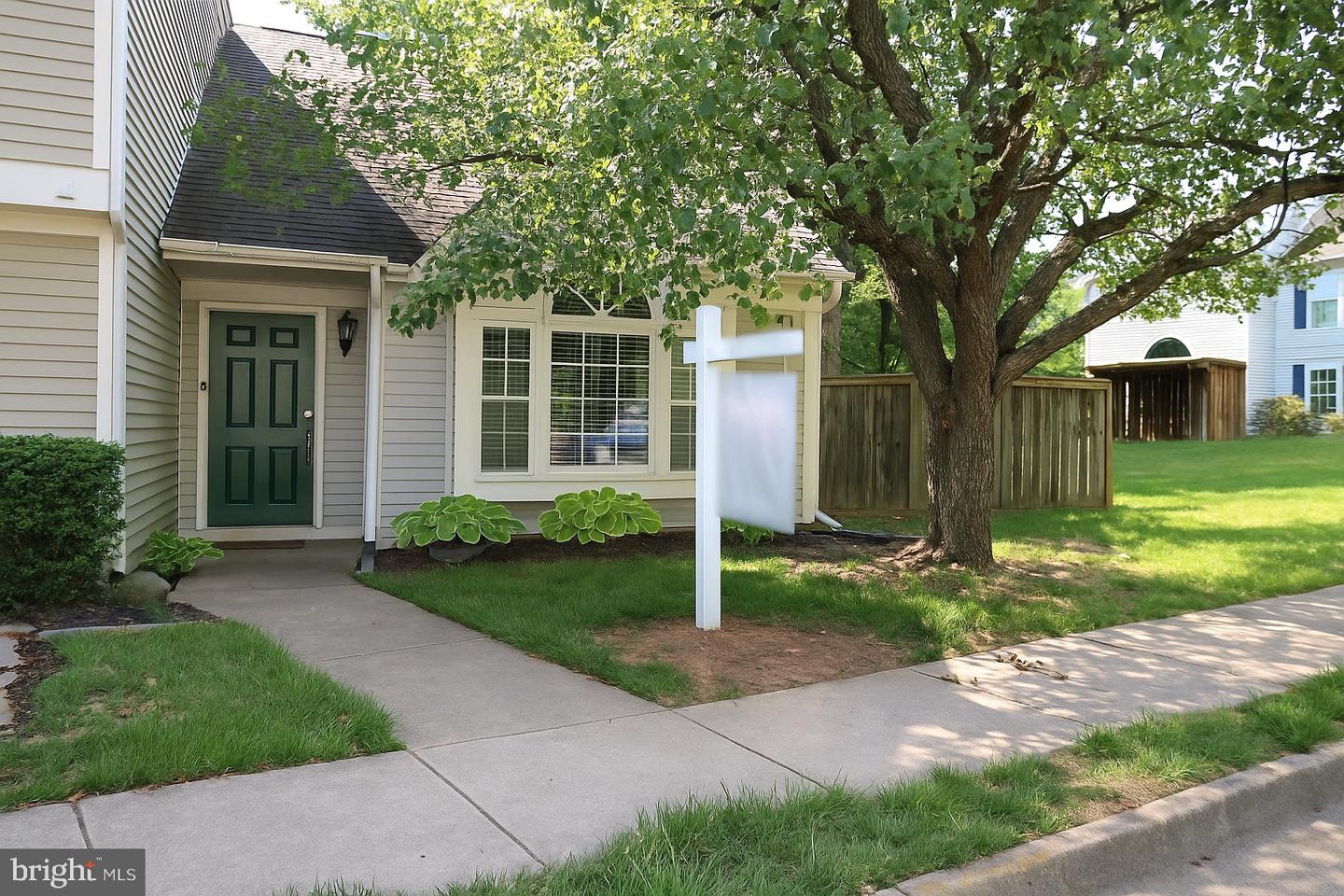 6215 STONEPATH CIR, CENTREVILLE, Virginia 20120, 2 Bedrooms Bedrooms, ,2 BathroomsBathrooms,Residential,For sale,6215 STONEPATH CIR,VAFX2246710 MLS # VAFX2246710