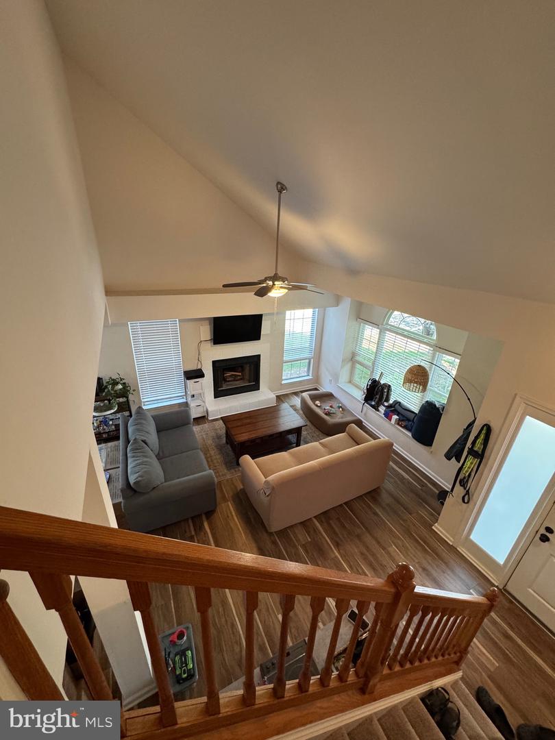 6215 STONEPATH CIR, CENTREVILLE, Virginia 20120, 2 Bedrooms Bedrooms, ,2 BathroomsBathrooms,Residential,For sale,6215 STONEPATH CIR,VAFX2246710 MLS # VAFX2246710