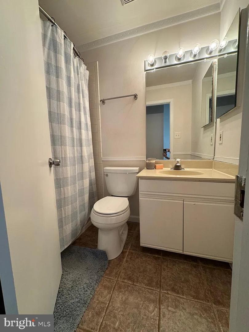 6215 STONEPATH CIR, CENTREVILLE, Virginia 20120, 2 Bedrooms Bedrooms, ,2 BathroomsBathrooms,Residential,For sale,6215 STONEPATH CIR,VAFX2246710 MLS # VAFX2246710