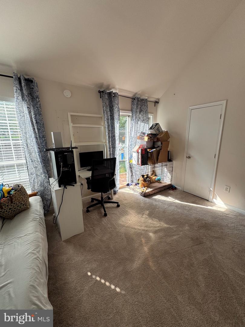 6215 STONEPATH CIR, CENTREVILLE, Virginia 20120, 2 Bedrooms Bedrooms, ,2 BathroomsBathrooms,Residential,For sale,6215 STONEPATH CIR,VAFX2246710 MLS # VAFX2246710