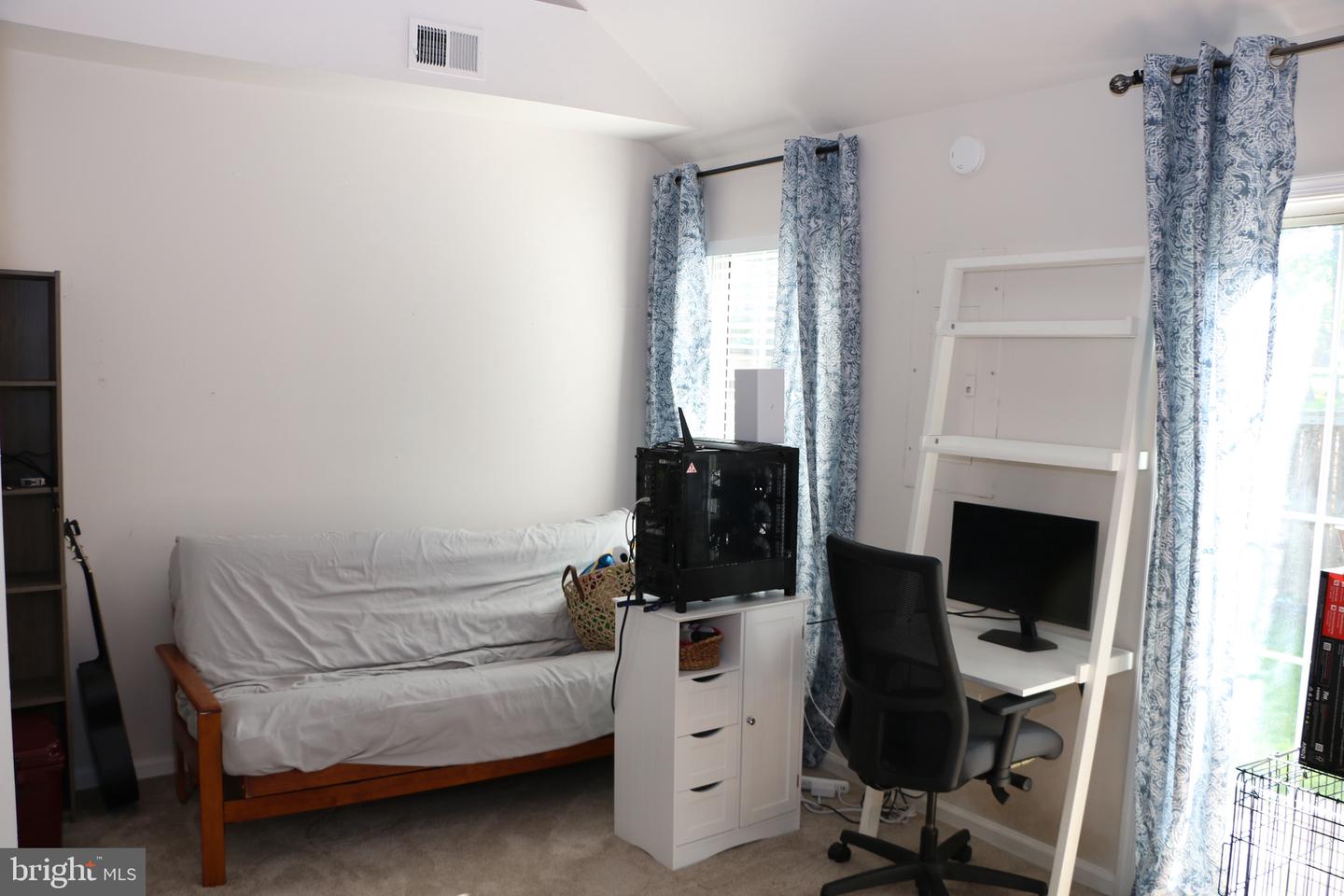 6215 STONEPATH CIR, CENTREVILLE, Virginia 20120, 2 Bedrooms Bedrooms, ,2 BathroomsBathrooms,Residential,For sale,6215 STONEPATH CIR,VAFX2246710 MLS # VAFX2246710