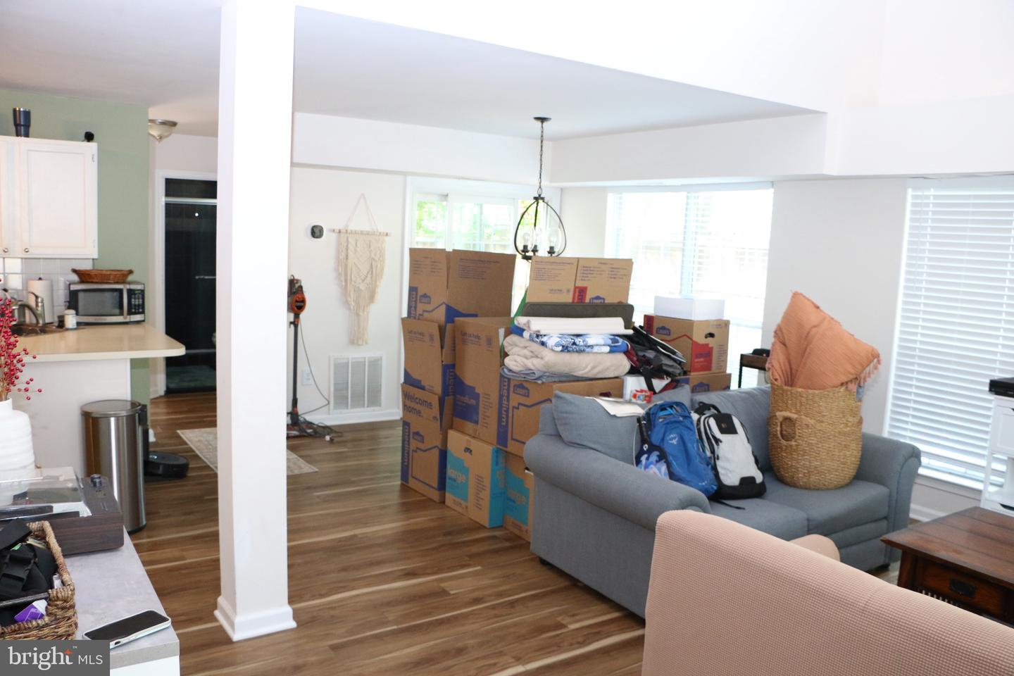 6215 STONEPATH CIR, CENTREVILLE, Virginia 20120, 2 Bedrooms Bedrooms, ,2 BathroomsBathrooms,Residential,For sale,6215 STONEPATH CIR,VAFX2246710 MLS # VAFX2246710