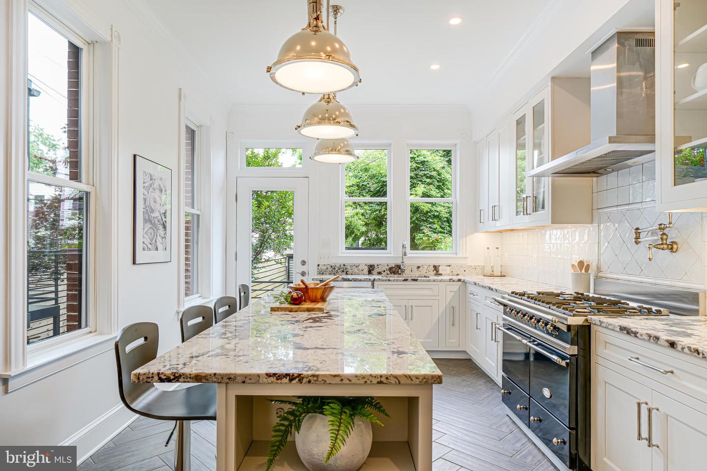 23 N ST NW, WASHINGTON, District Of Columbia 20001, 5 Bedrooms Bedrooms, ,4 BathroomsBathrooms,Residential,For sale,23 N ST NW,DCDC2205088 MLS # DCDC2205088