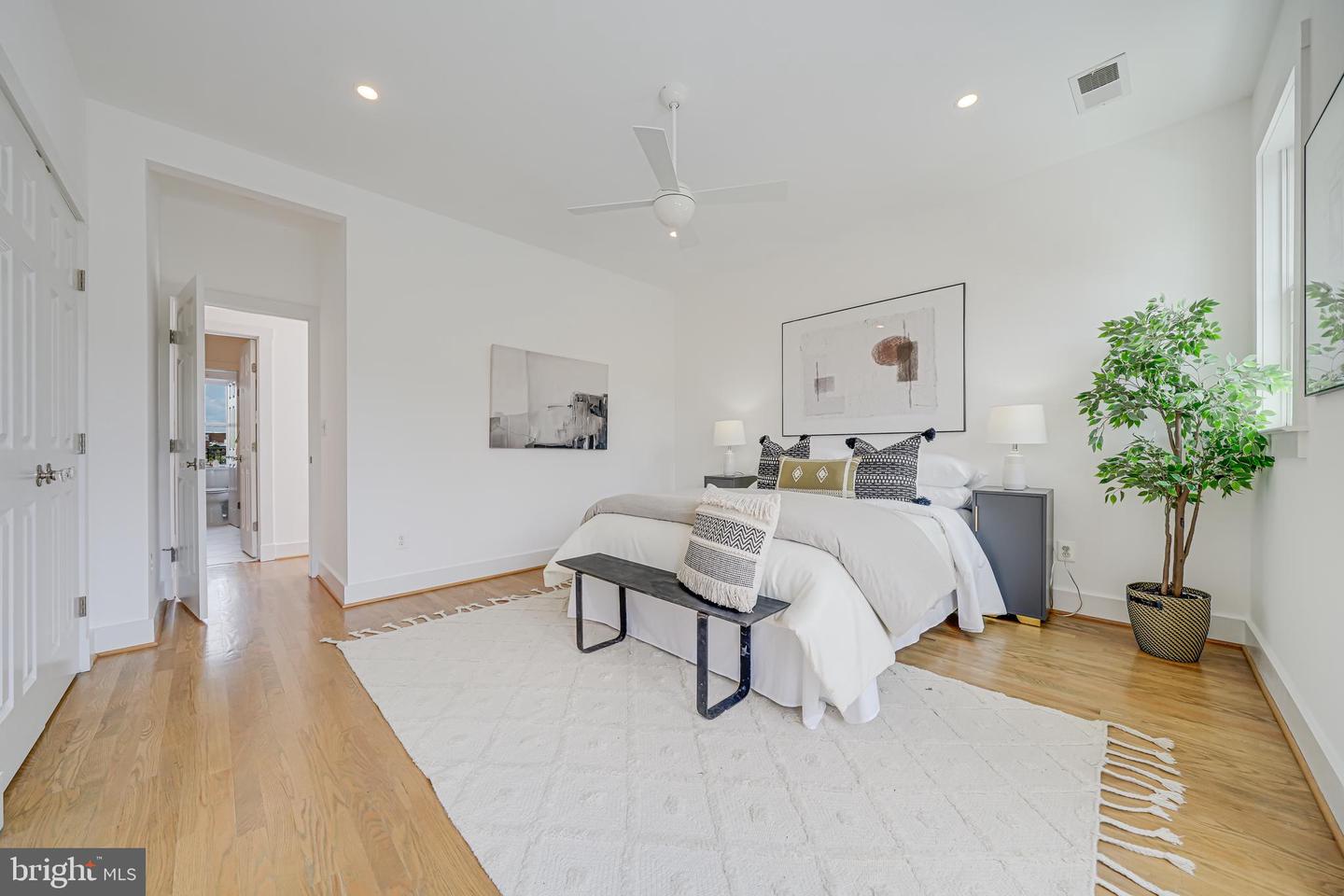 23 N ST NW, WASHINGTON, District Of Columbia 20001, 5 Bedrooms Bedrooms, ,4 BathroomsBathrooms,Residential,For sale,23 N ST NW,DCDC2205088 MLS # DCDC2205088