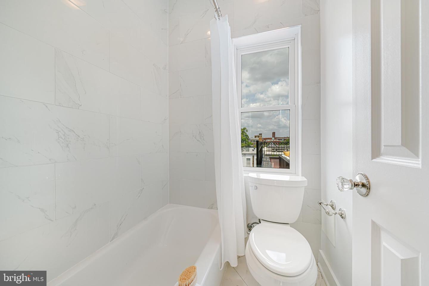 23 N ST NW, WASHINGTON, District Of Columbia 20001, 5 Bedrooms Bedrooms, ,4 BathroomsBathrooms,Residential,For sale,23 N ST NW,DCDC2205088 MLS # DCDC2205088