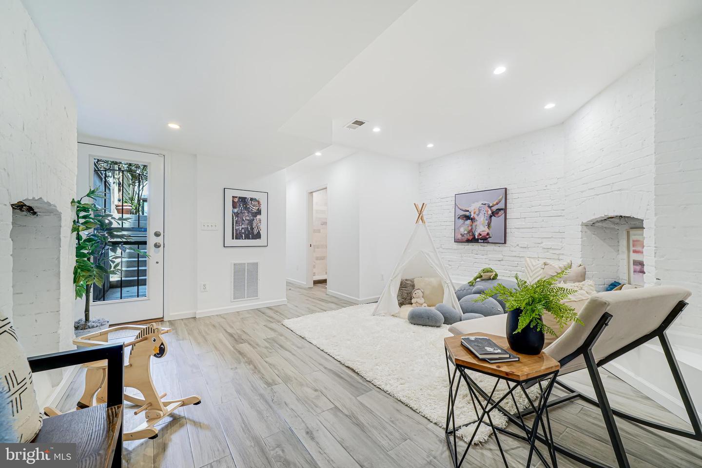 23 N ST NW, WASHINGTON, District Of Columbia 20001, 5 Bedrooms Bedrooms, ,4 BathroomsBathrooms,Residential,For sale,23 N ST NW,DCDC2205088 MLS # DCDC2205088