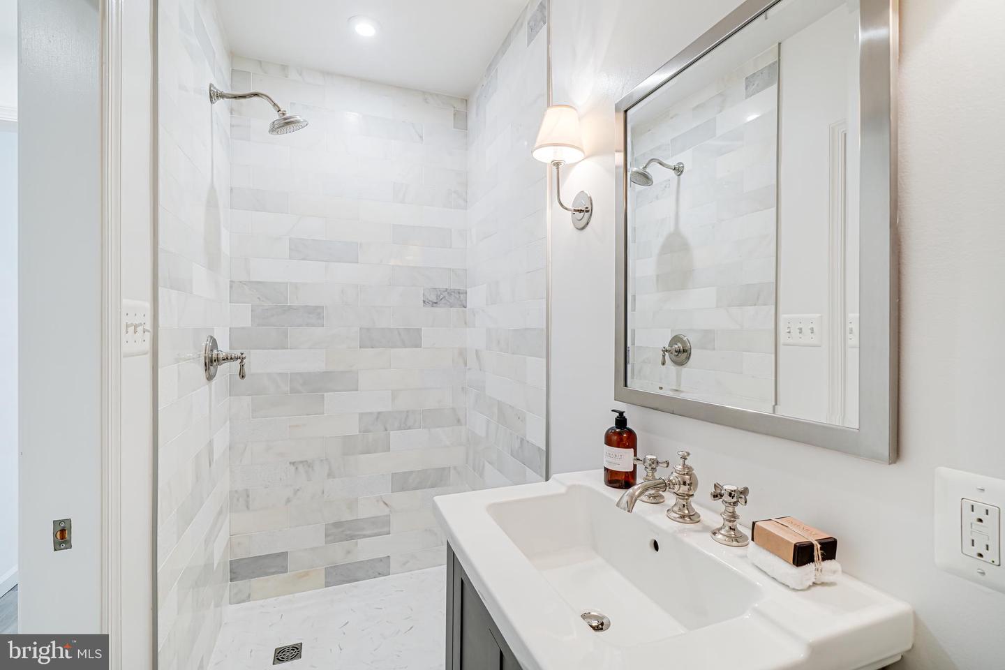 23 N ST NW, WASHINGTON, District Of Columbia 20001, 5 Bedrooms Bedrooms, ,4 BathroomsBathrooms,Residential,For sale,23 N ST NW,DCDC2205088 MLS # DCDC2205088