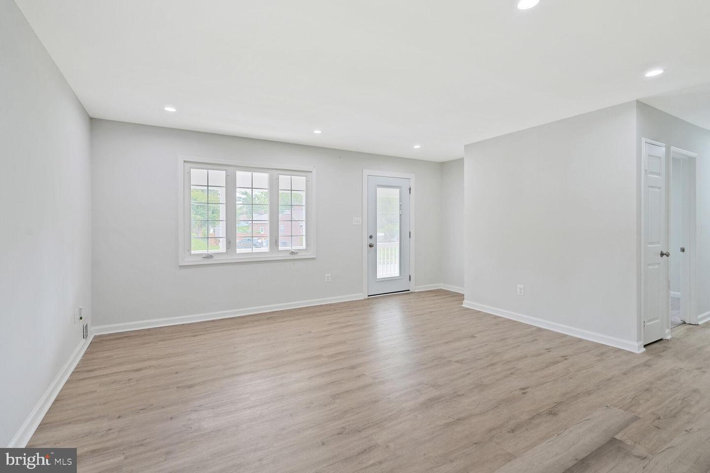 6305 HAWAII CT, ALEXANDRIA, Virginia 22312, 5 Bedrooms Bedrooms, ,3 BathroomsBathrooms,Residential,For sale,6305 HAWAII CT,VAFX2246462 MLS # VAFX2246462