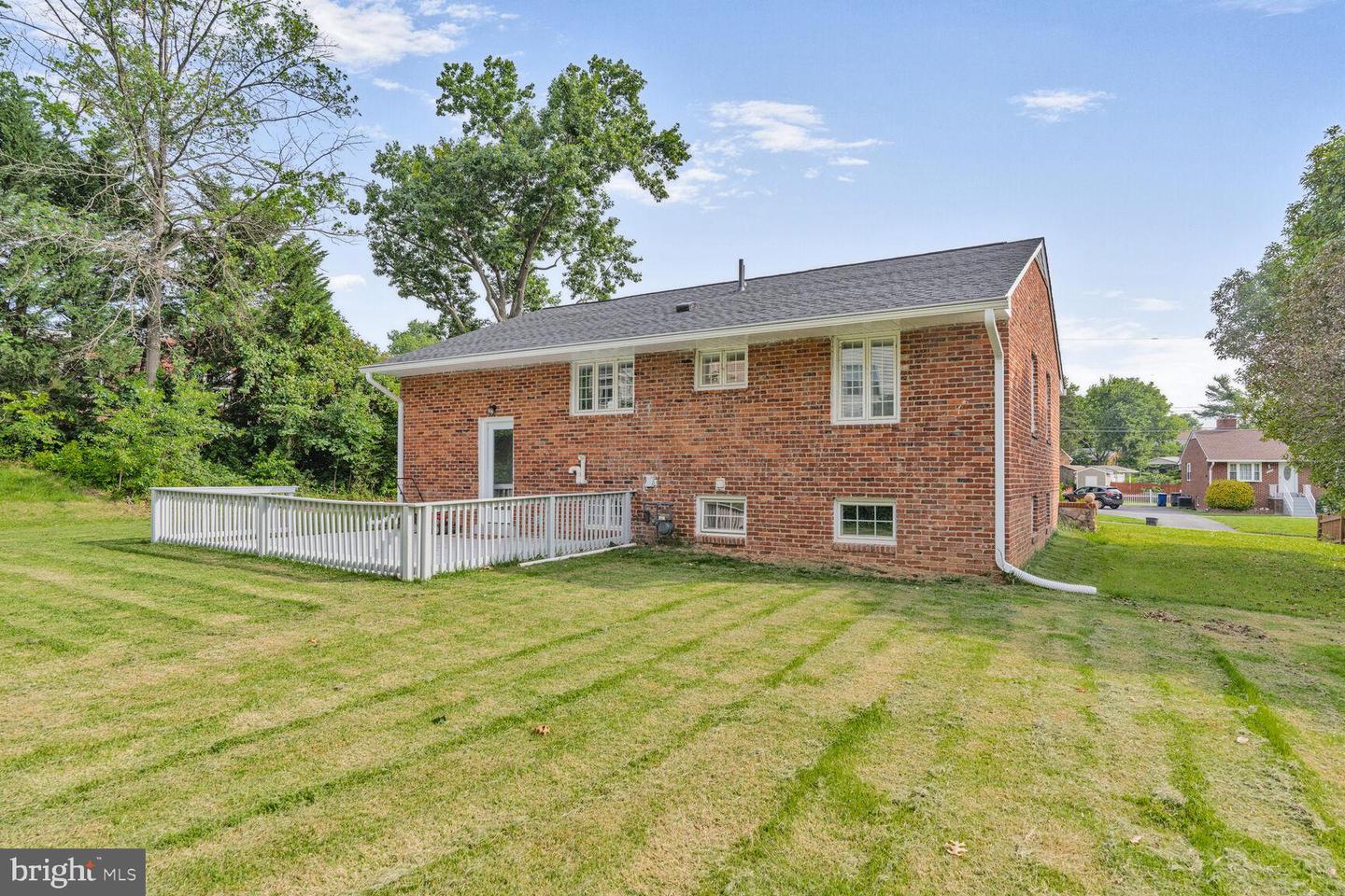 6305 HAWAII CT, ALEXANDRIA, Virginia 22312, 5 Bedrooms Bedrooms, ,3 BathroomsBathrooms,Residential,For sale,6305 HAWAII CT,VAFX2246462 MLS # VAFX2246462