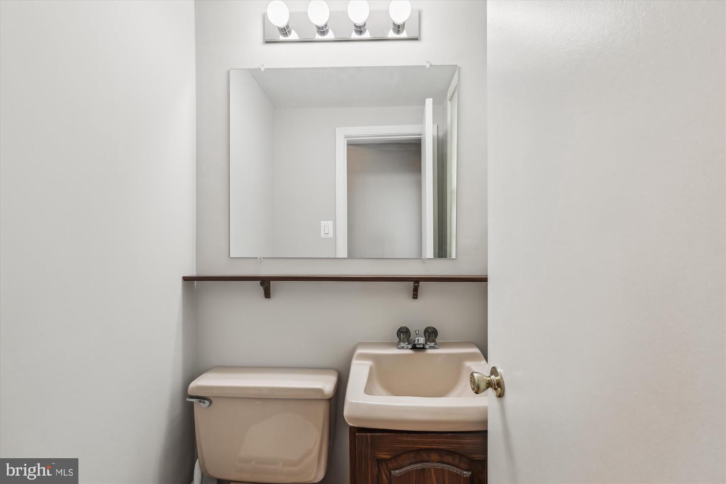 8200 SMITHFIELD AVE, SPRINGFIELD, Virginia 22152, 4 Bedrooms Bedrooms, ,2 BathroomsBathrooms,Residential,For sale,8200 SMITHFIELD AVE,VAFX2246480 MLS # VAFX2246480