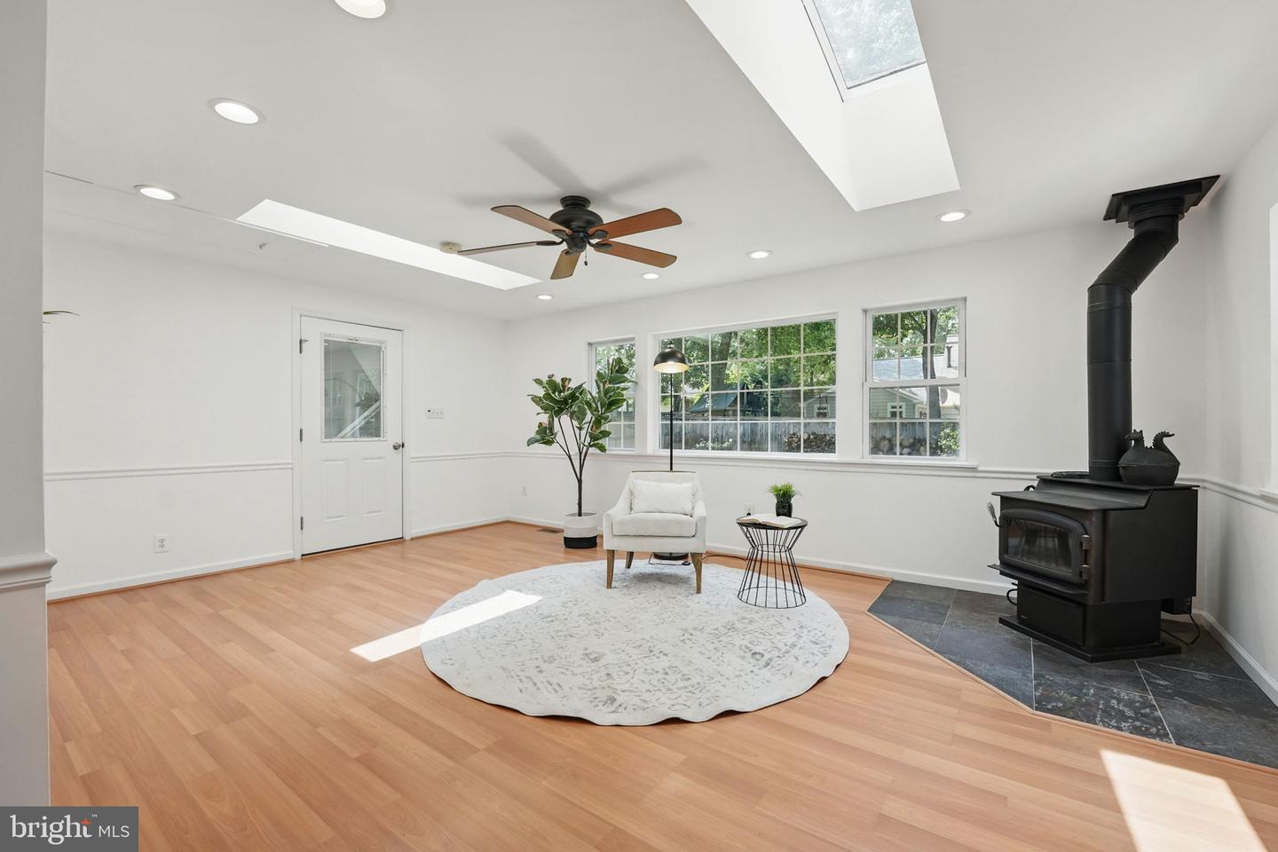 8408 CONOVER PL, ALEXANDRIA, Virginia 22308, 5 Bedrooms Bedrooms, 11 Rooms Rooms,2 BathroomsBathrooms,Residential,For sale,8408 CONOVER PL,VAFX2246580 MLS # VAFX2246580