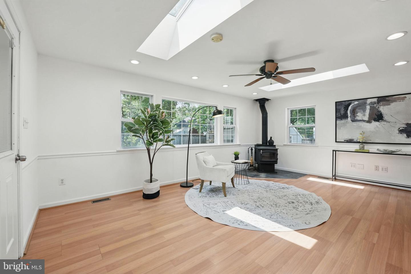 8408 CONOVER PL, ALEXANDRIA, Virginia 22308, 5 Bedrooms Bedrooms, 11 Rooms Rooms,2 BathroomsBathrooms,Residential,For sale,8408 CONOVER PL,VAFX2246580 MLS # VAFX2246580