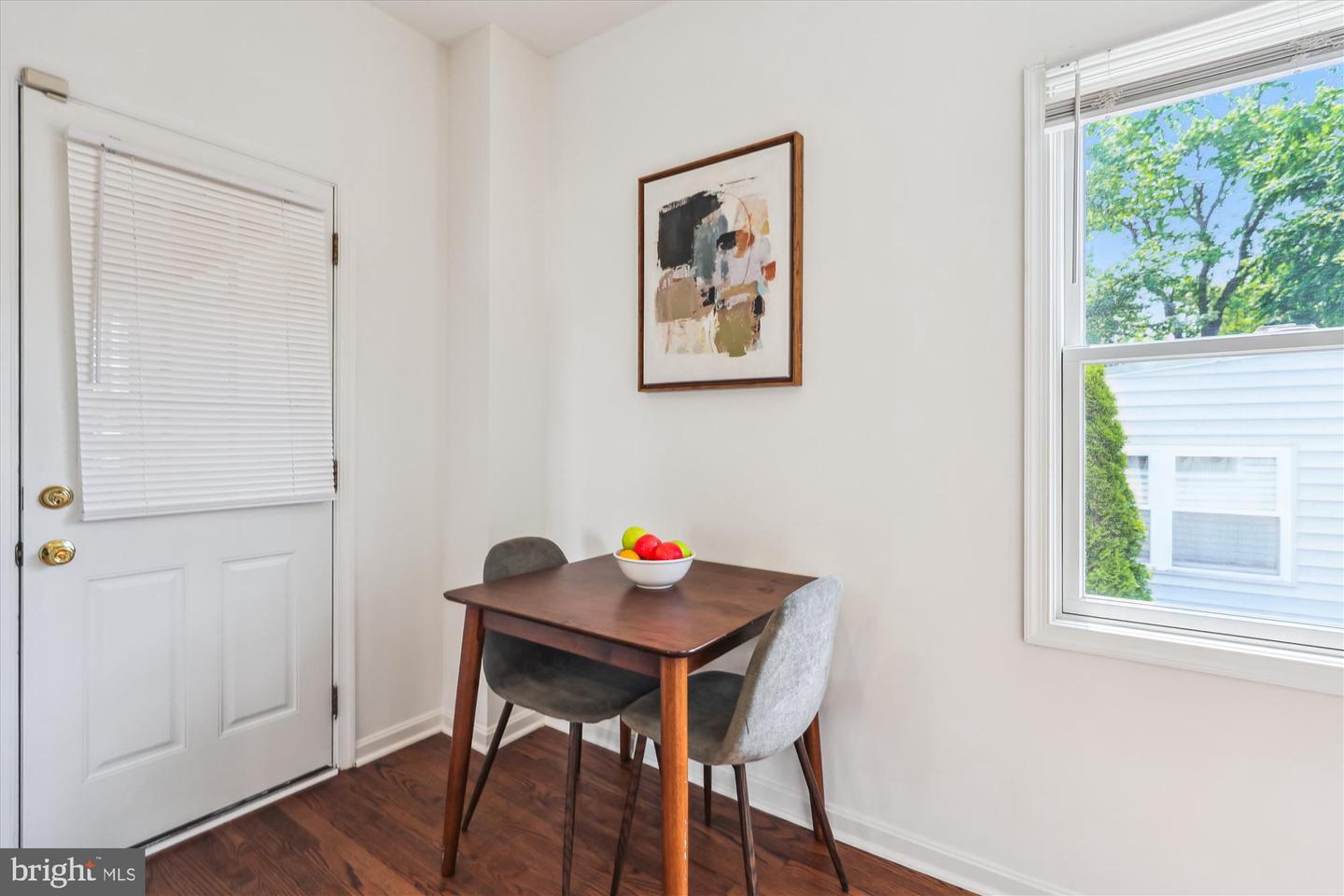 2142 N DINWIDDIE ST, ARLINGTON, Virginia 22207, 4 Bedrooms Bedrooms, ,3 BathroomsBathrooms,Residential,For sale,2142 N DINWIDDIE ST,VAAR2058988 MLS # VAAR2058988