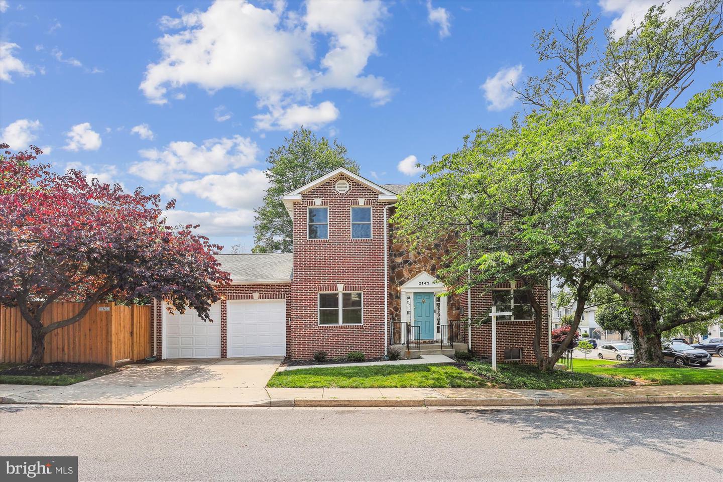 2142 N DINWIDDIE ST, ARLINGTON, Virginia 22207, 4 Bedrooms Bedrooms, ,3 BathroomsBathrooms,Residential,For sale,2142 N DINWIDDIE ST,VAAR2058988 MLS # VAAR2058988