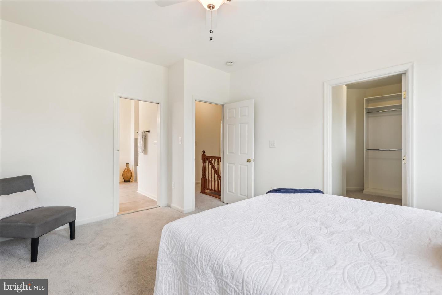 2142 N DINWIDDIE ST, ARLINGTON, Virginia 22207, 4 Bedrooms Bedrooms, ,3 BathroomsBathrooms,Residential,For sale,2142 N DINWIDDIE ST,VAAR2058988 MLS # VAAR2058988