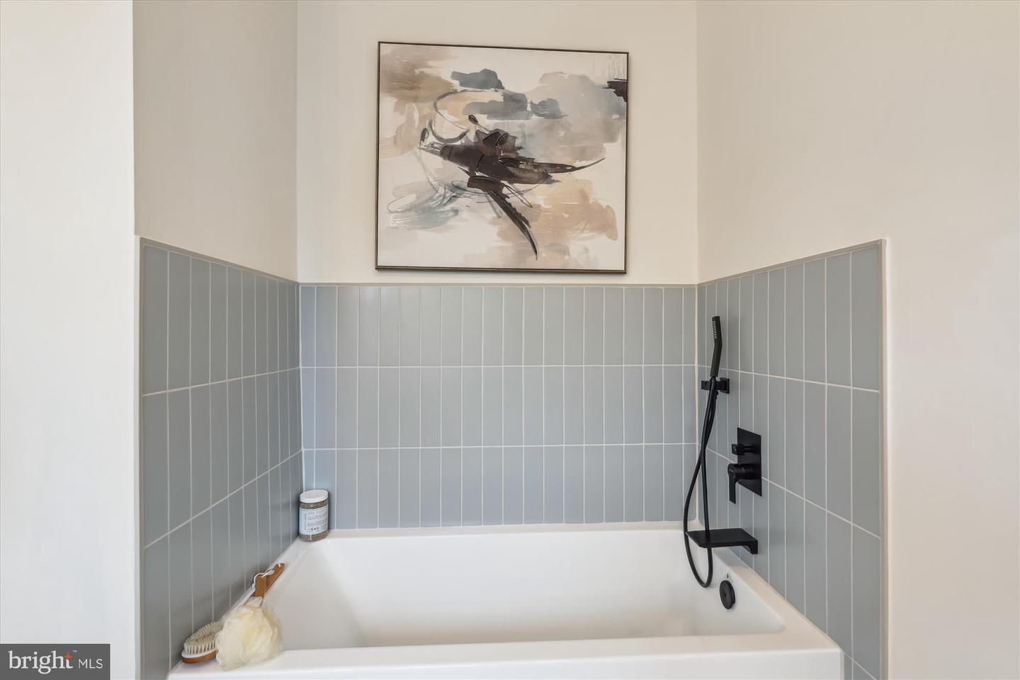 2142 N DINWIDDIE ST, ARLINGTON, Virginia 22207, 4 Bedrooms Bedrooms, ,3 BathroomsBathrooms,Residential,For sale,2142 N DINWIDDIE ST,VAAR2058988 MLS # VAAR2058988